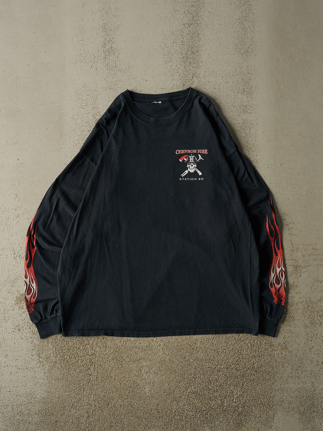 Vintage Y2K Faded Black Chevron Fire Rescue Flame Long Sleeve (XL/XXL)