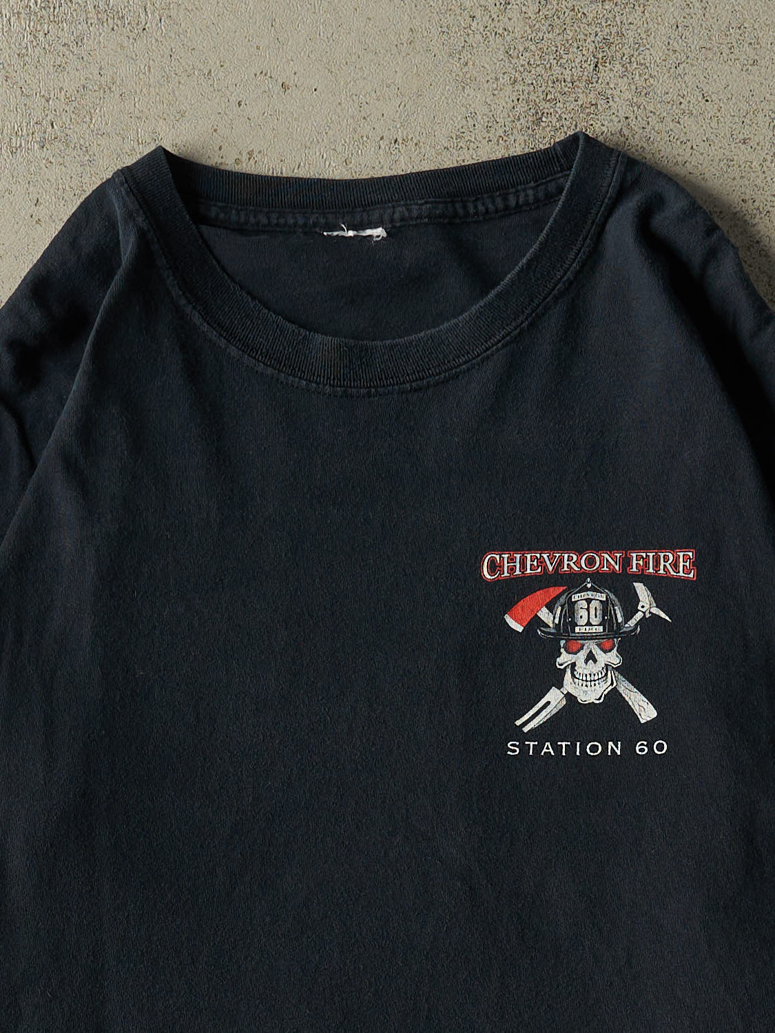 Vintage Y2K Faded Black Chevron Fire Rescue Flame Long Sleeve (XL/XXL)