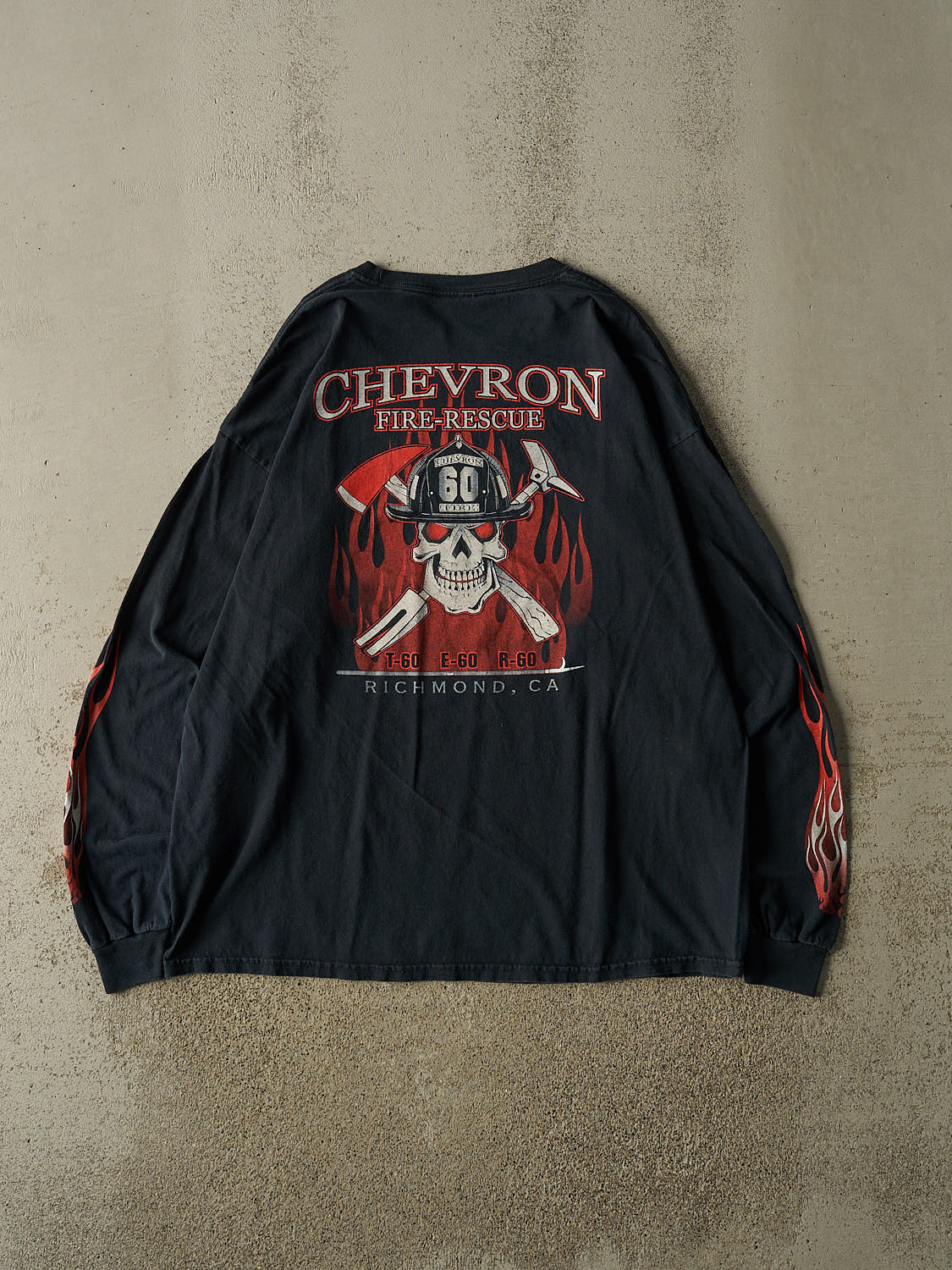 Vintage Y2K Faded Black Chevron Fire Rescue Flame Long Sleeve (XL/XXL)