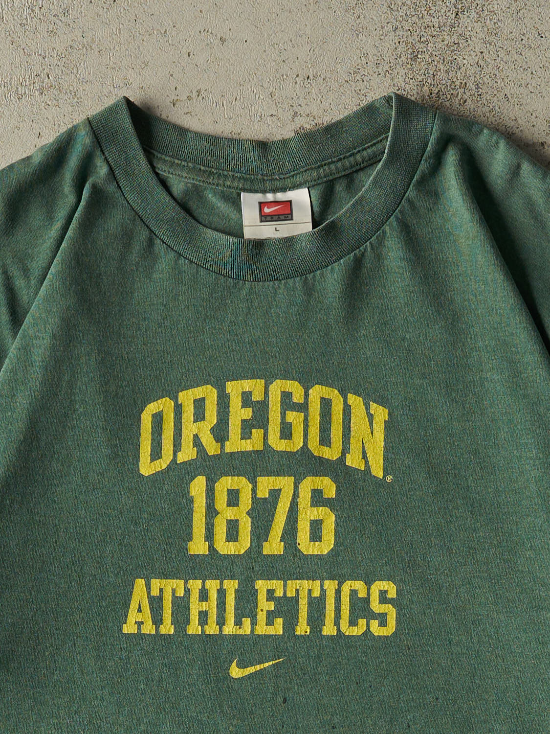 Vintage Y2K Green University of Oregon Nike Tee (L/XL)
