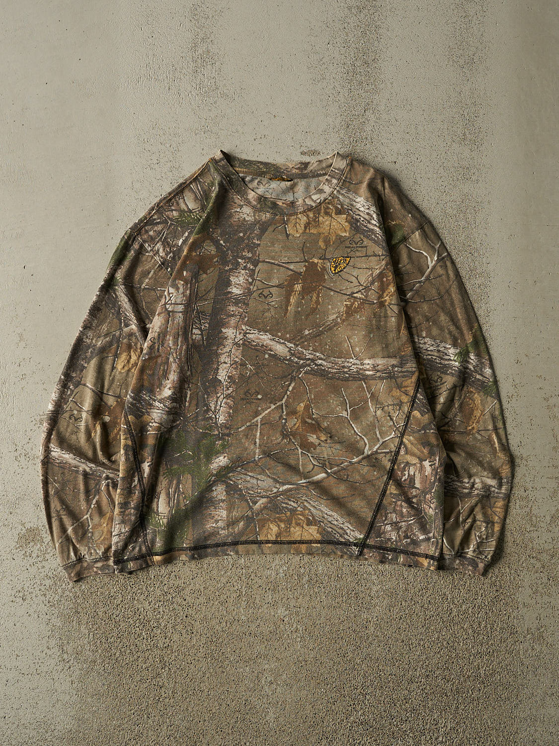 Vintage Y2K Camo Realtree x Shield Long Sleeve (M/L)