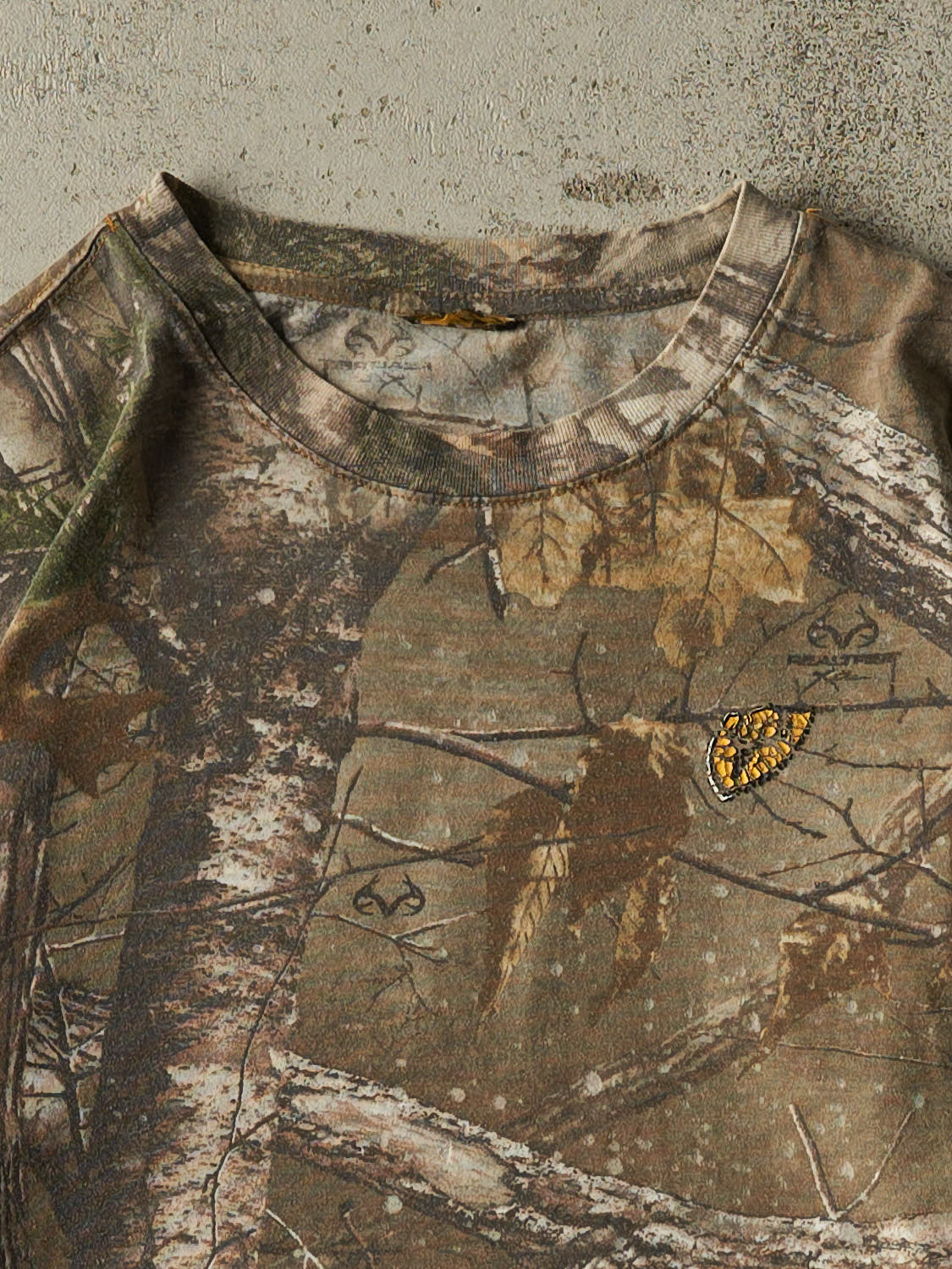 Vintage Y2K Camo Realtree x Shield Long Sleeve (M/L)