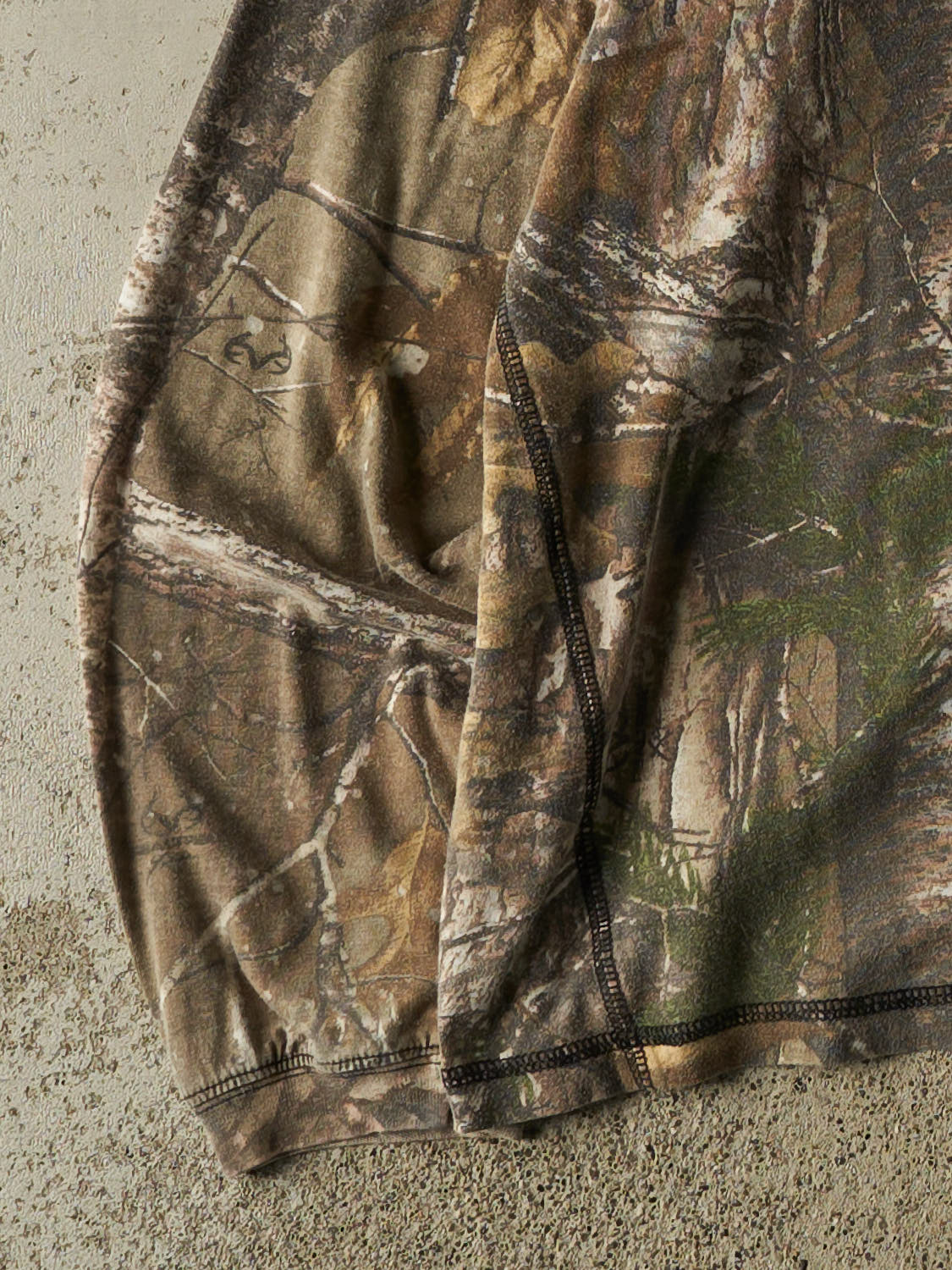 Vintage Y2K Camo Realtree x Shield Long Sleeve (M/L)