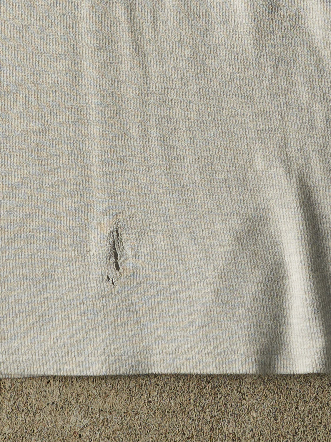 Vintage 97' Grey Wrigley Field Chicago Quarter Button Textured Tee (XL)