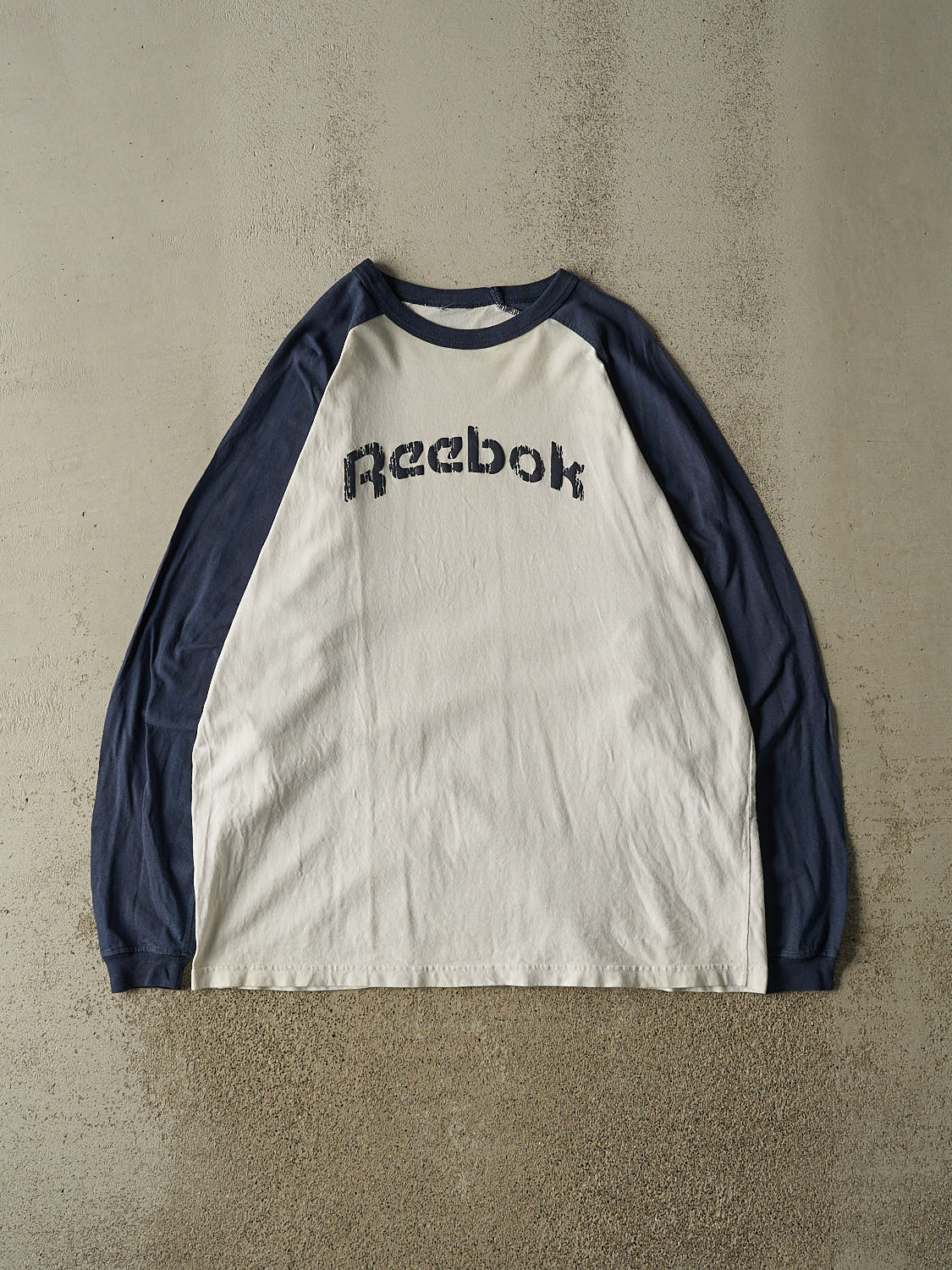 Vintage Y2K White Reebok Raglan Long Sleeve (XL/XXL)