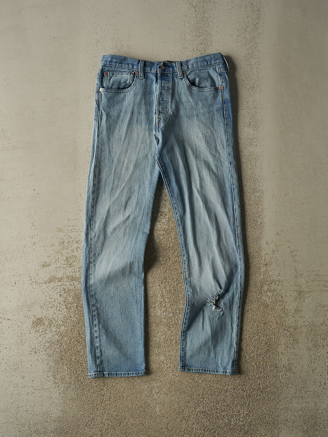 Vintage Y2K Light Wash Levi's 501 Jeans (32x31.5)