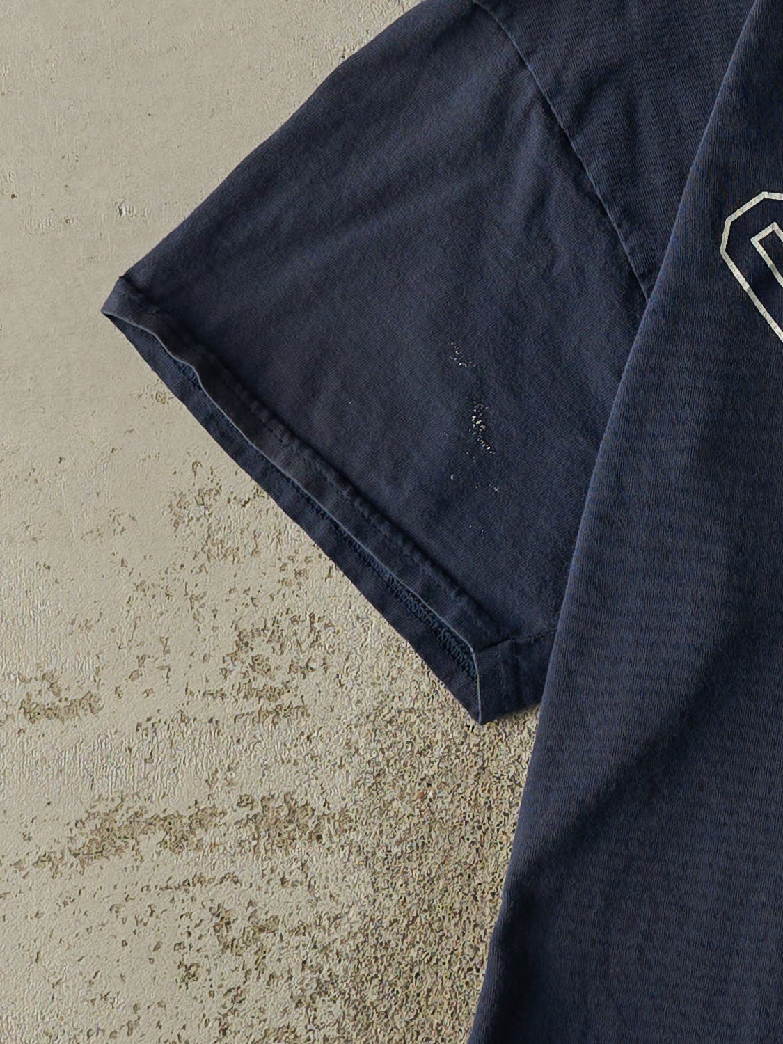 Vintage Y2K Navy Blue University of Illinois at Chicago Tee (L)
