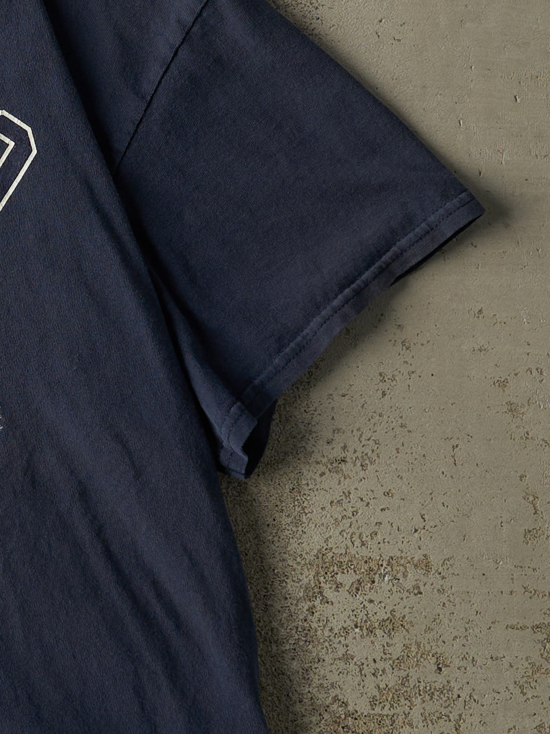 Vintage Y2K Navy Blue University of Illinois at Chicago Tee (L)