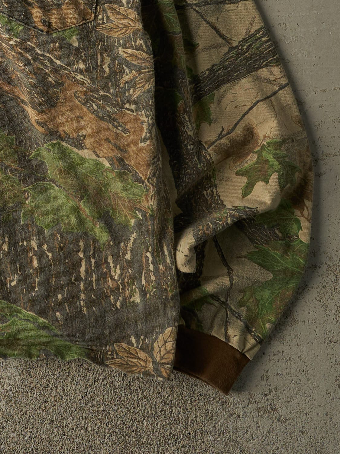Vintage 90s Camo Realtree Embroidered Pocket Long Sleeve (L)