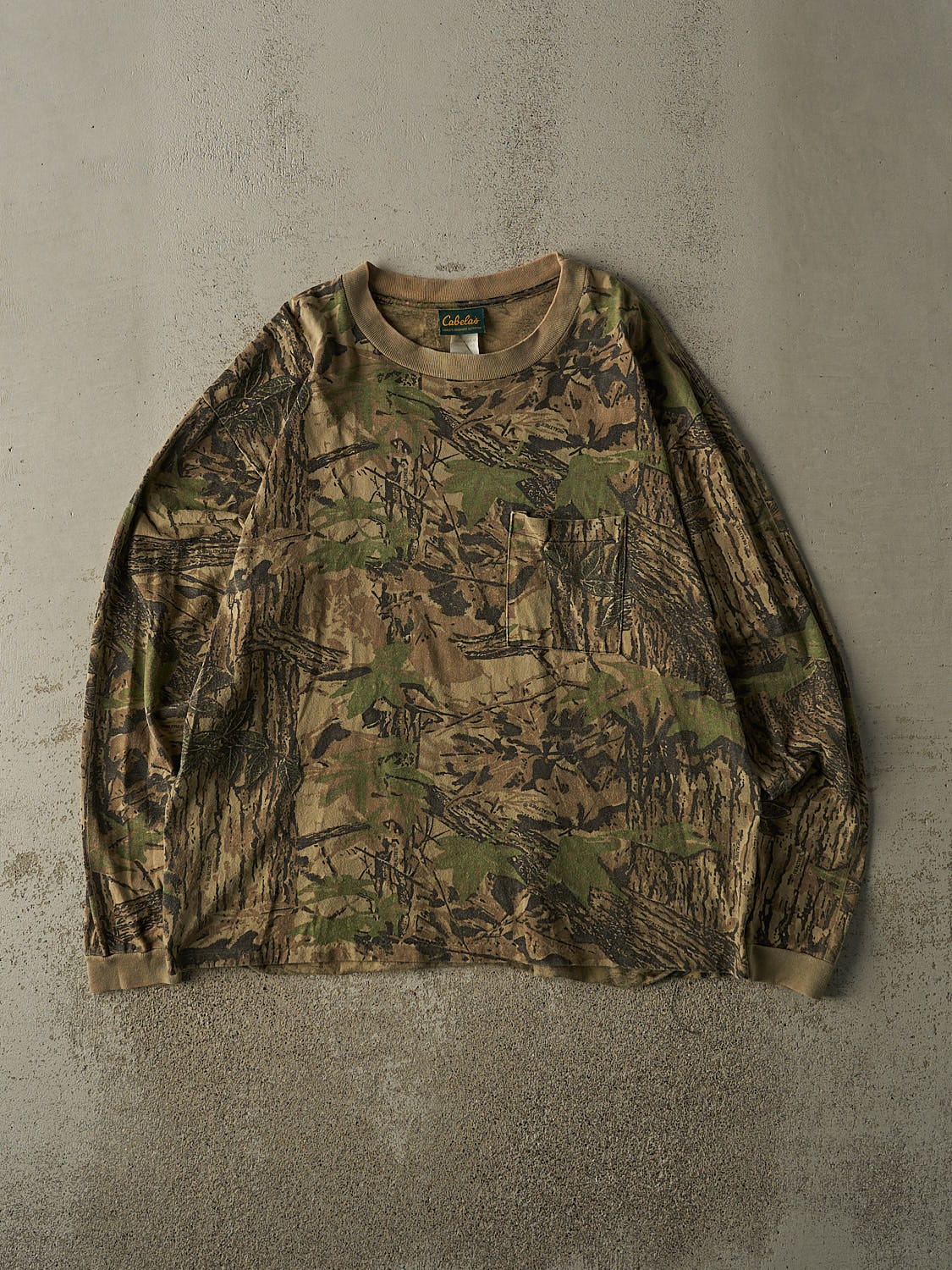 Vintage 90s Camo Realtree x Cabela's Pocket Long Sleeve (L/XL)