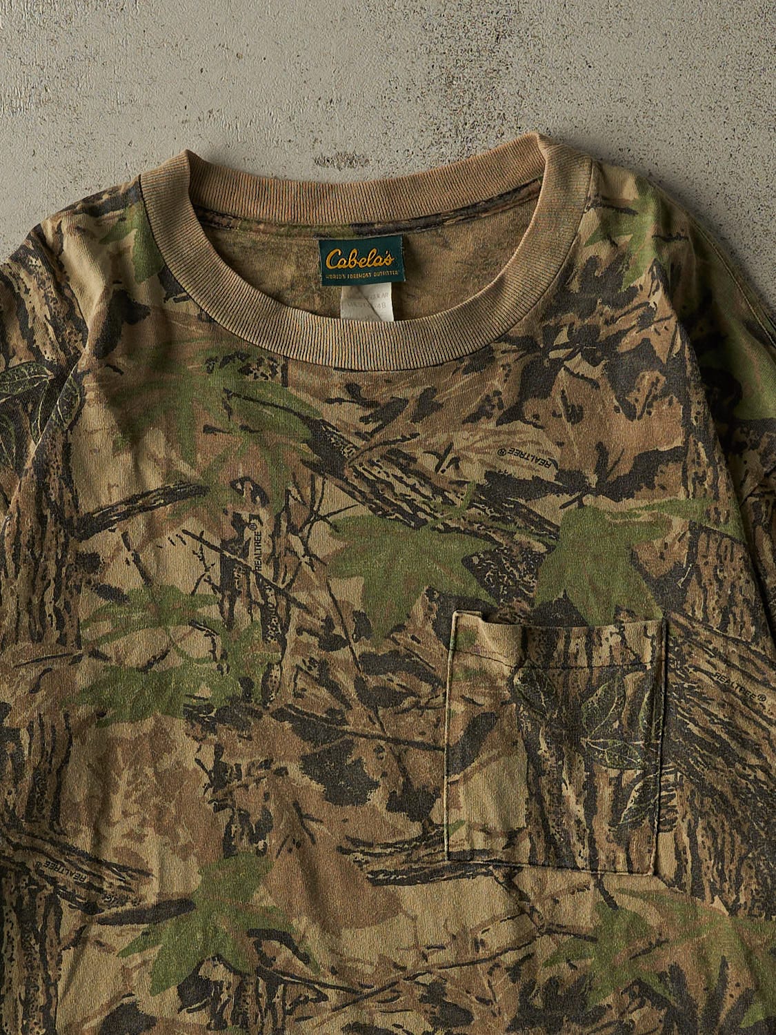 Vintage 90s Camo Realtree x Cabela's Pocket Long Sleeve (L/XL)