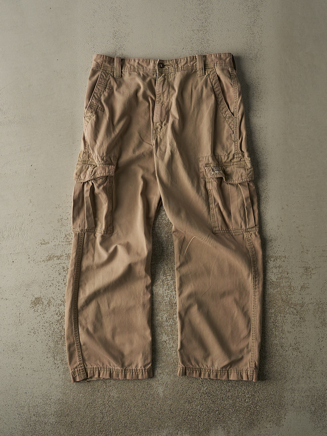 Vintage 90s Beige Levi's Cargo Pants (34x29)