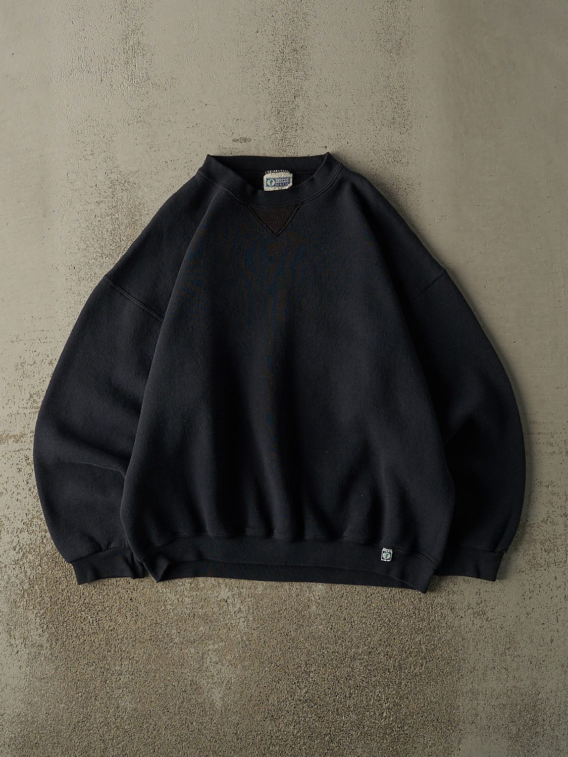 Vintage 90s Faded Black Discus Athletic Blank Crewneck (L/XL)