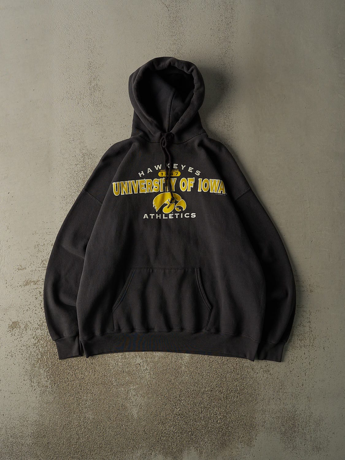 Vintage 90s Faded Black University of Iowa Hawkeyes Hoodie (XL)