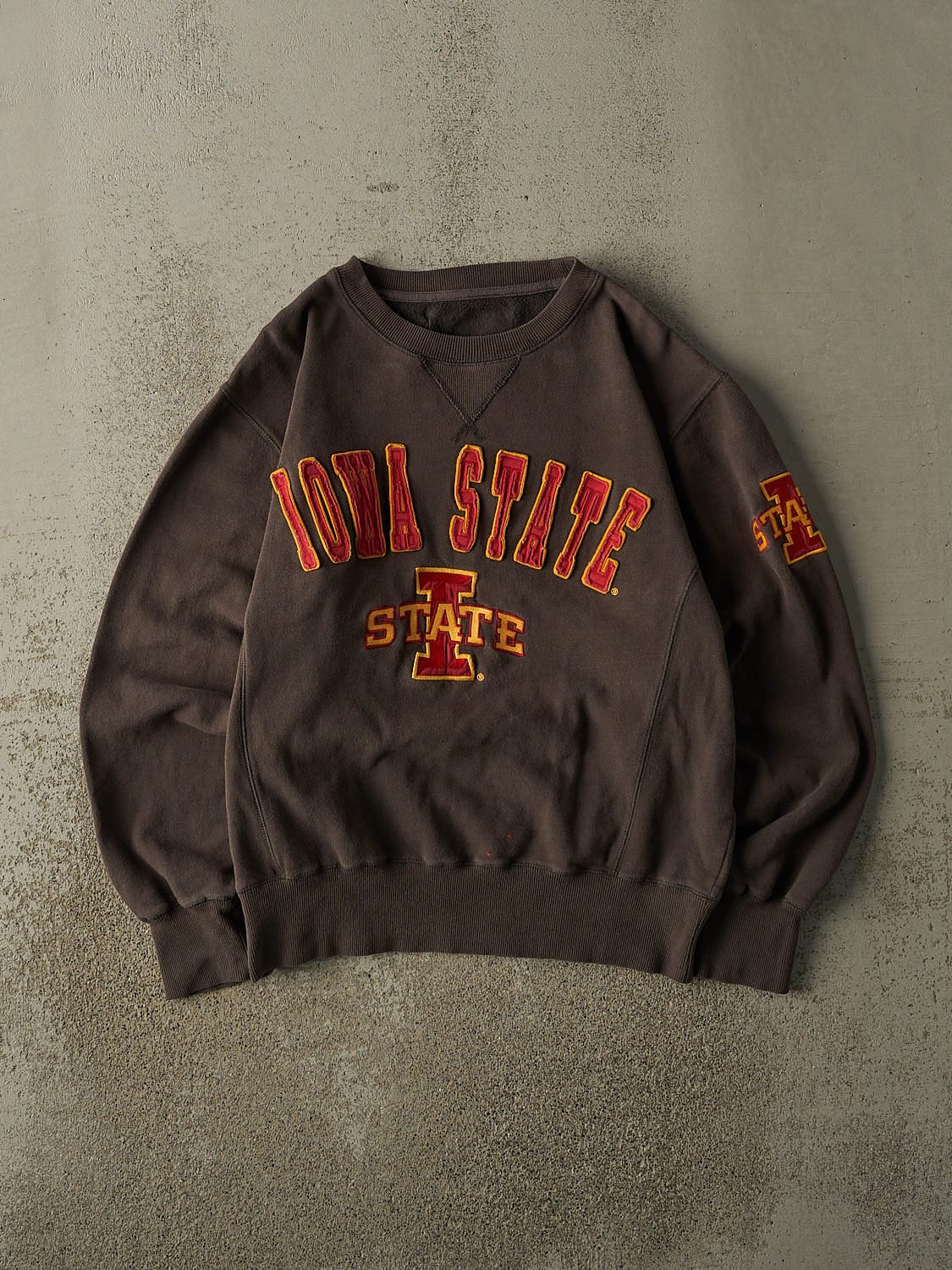 Vintage 90s Charcoal Grey Iowa State University Embroidered Crewneck (M/L)