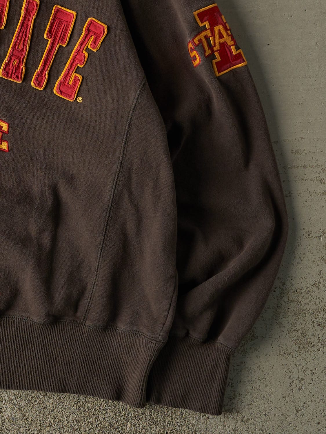Vintage 90s Charcoal Grey Iowa State University Embroidered Crewneck (M/L)