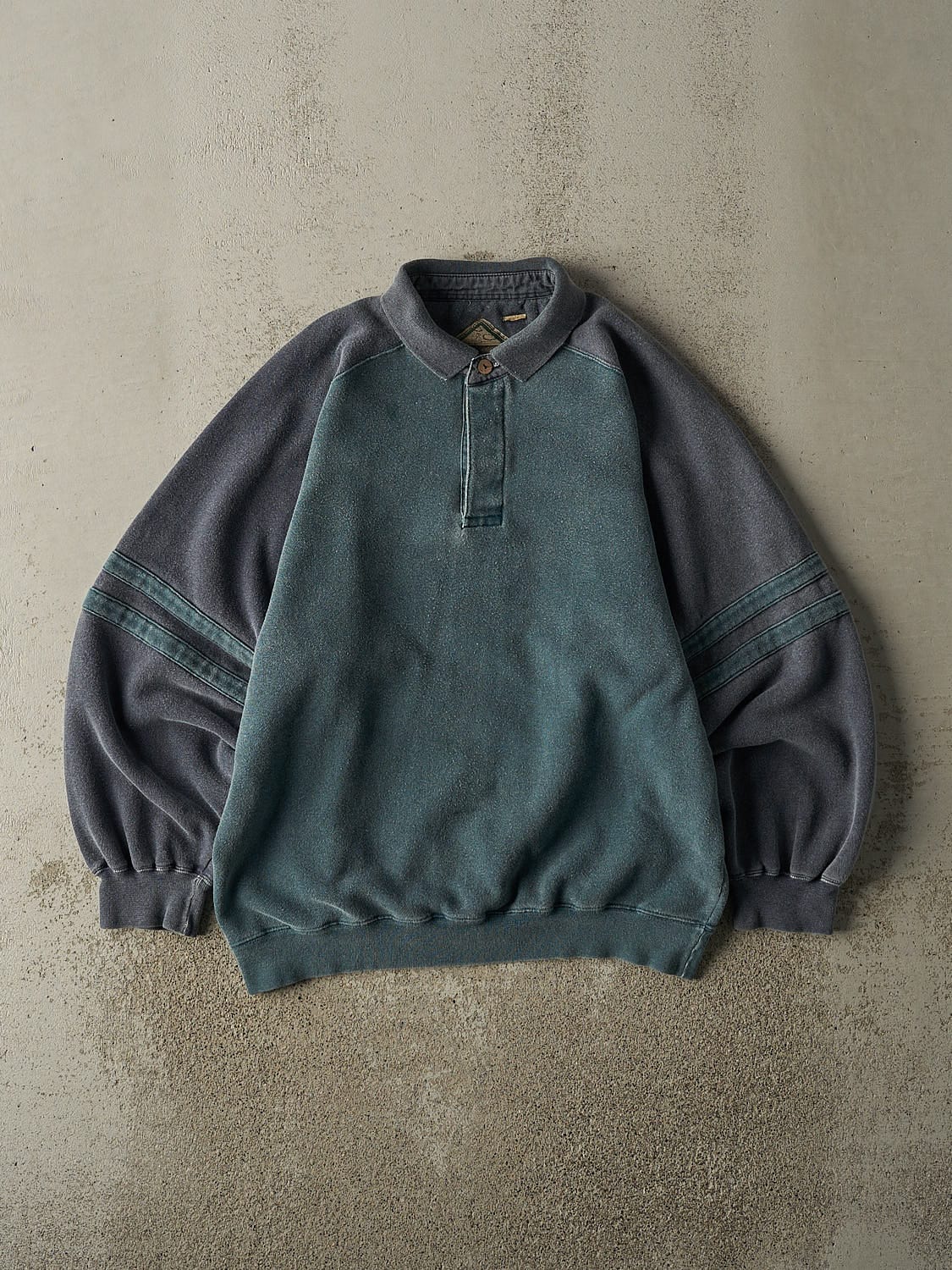 Vintage 90s Washed Green & Navy Quarter Button Sweatshirt (M/L)