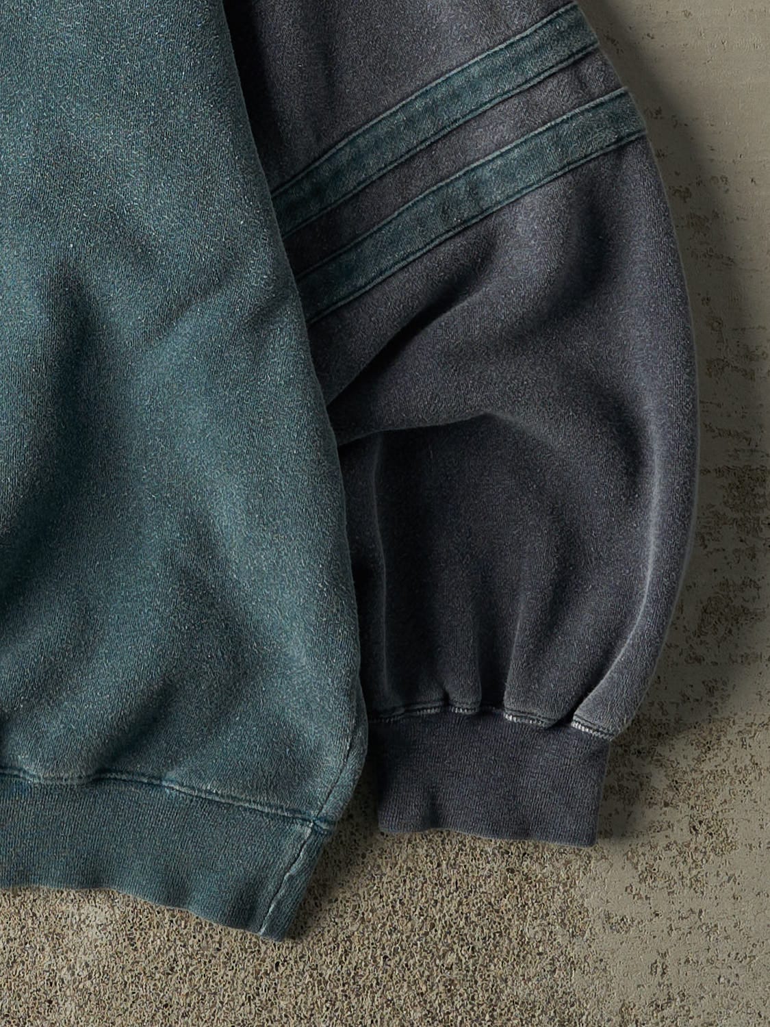 Vintage 90s Washed Green & Navy Quarter Button Sweatshirt (M/L)