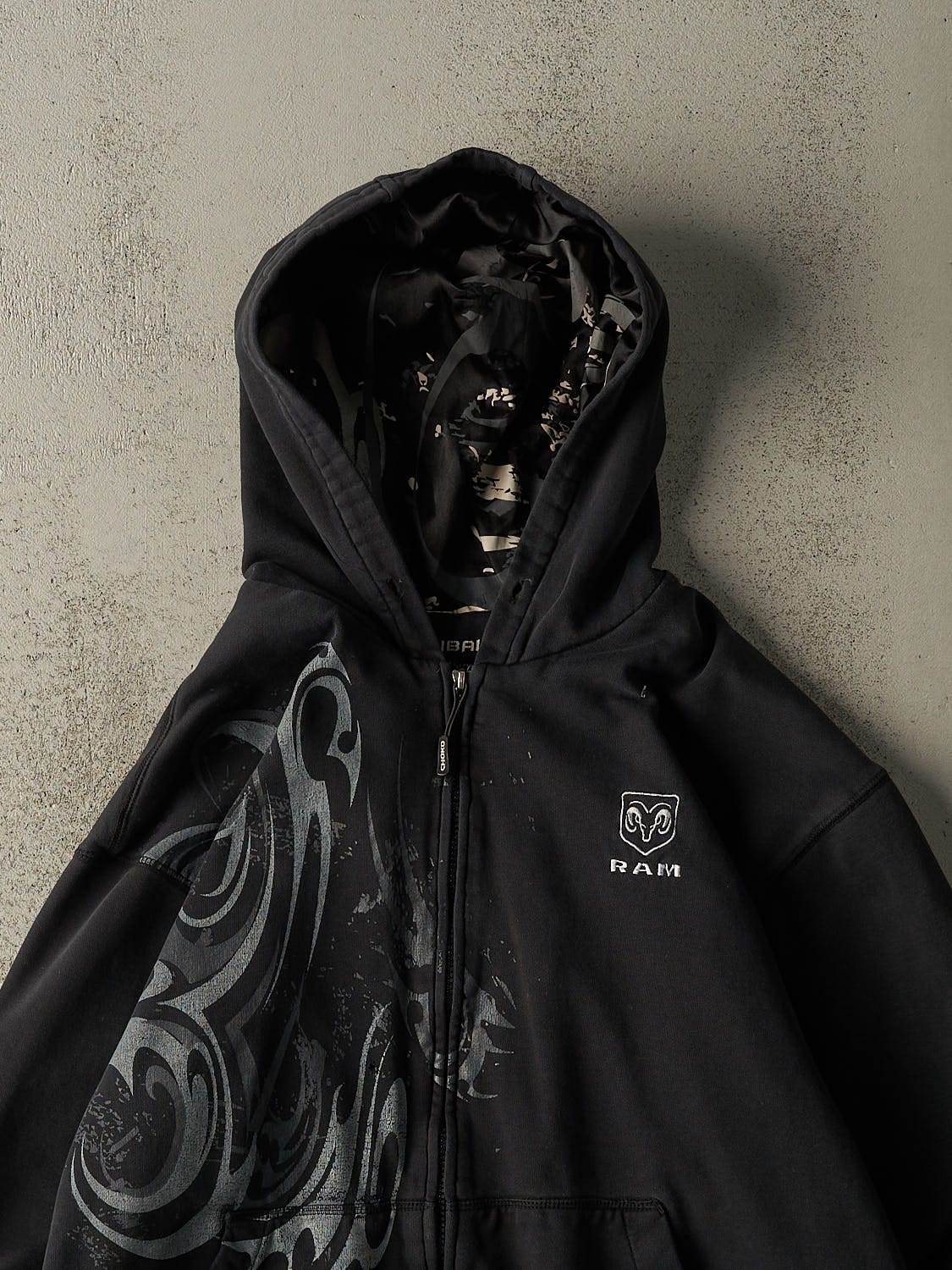 Vintage Y2K Black Dodge Ram Embroidered Zip Up Hoodie (M/L)
