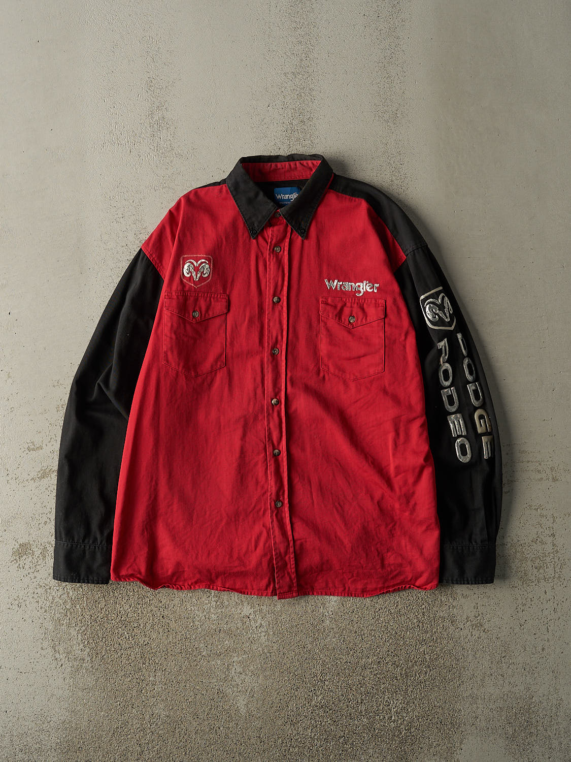 Vintage Y2K Red & Black Wrangler x Dodge Rodeo Button Up Long Sleeve (XL/XXL)