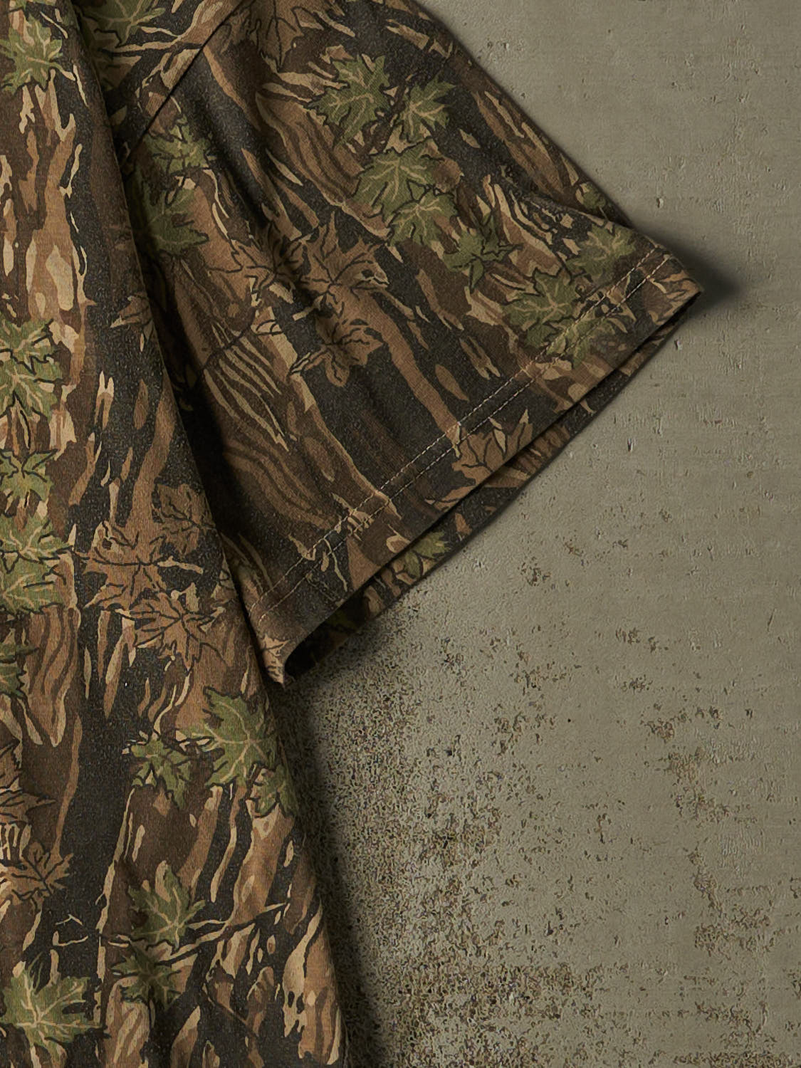 Vintage 90s Camo Smokey Branch Tee (L/XL)