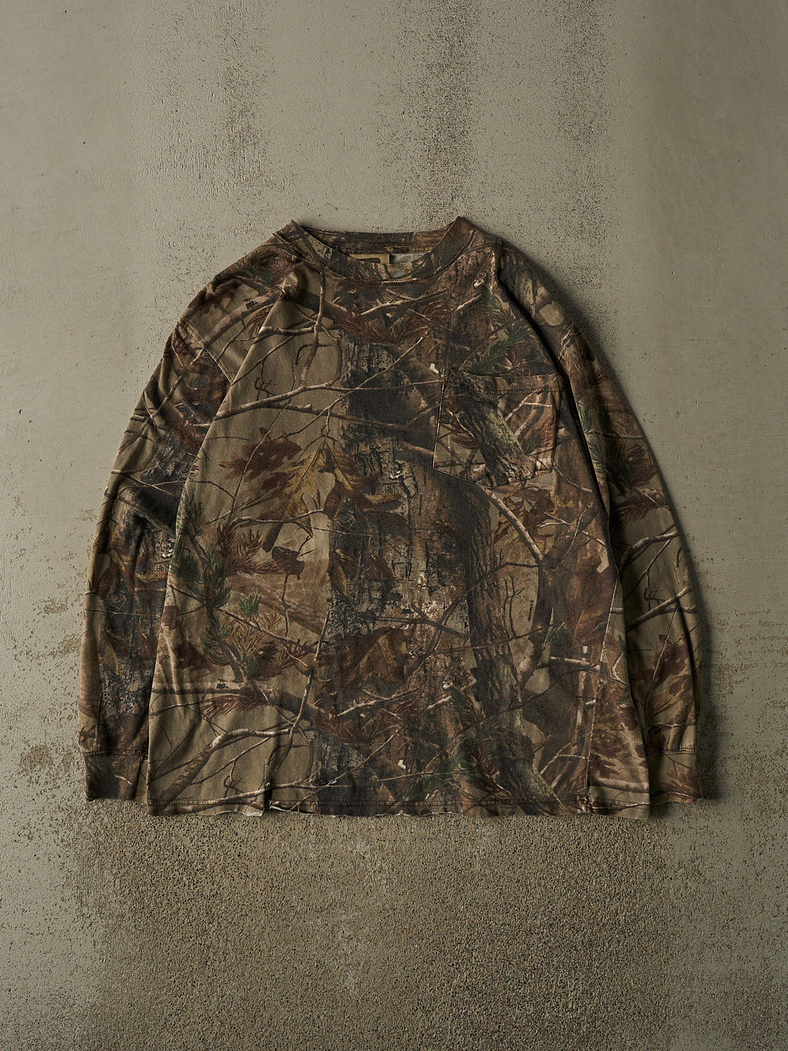 Vintage 90s Camo Russell x Realtree Pocket Long Sleeve (XL/XXL)