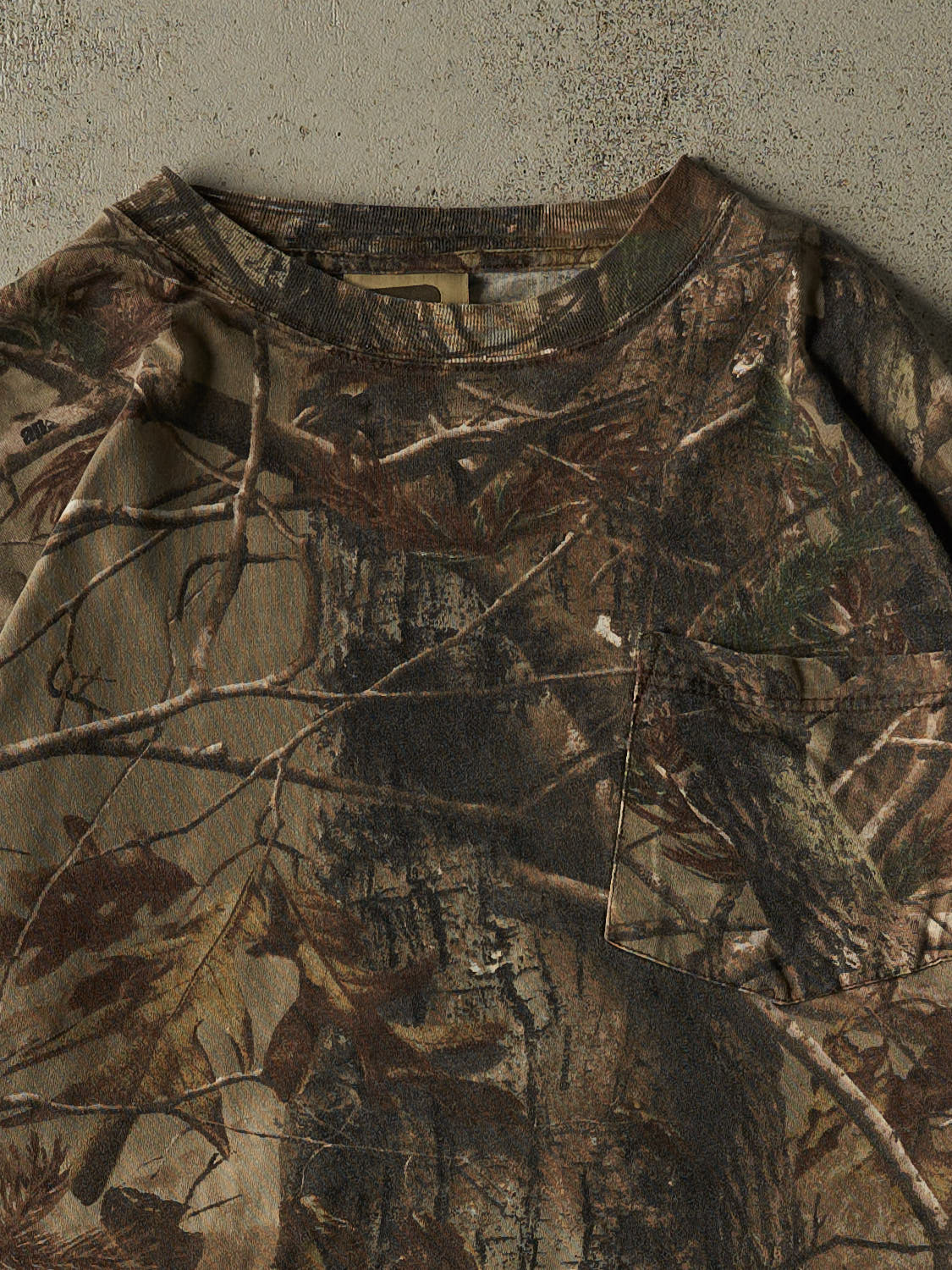Vintage 90s Camo Russell x Realtree Pocket Long Sleeve (XL/XXL)