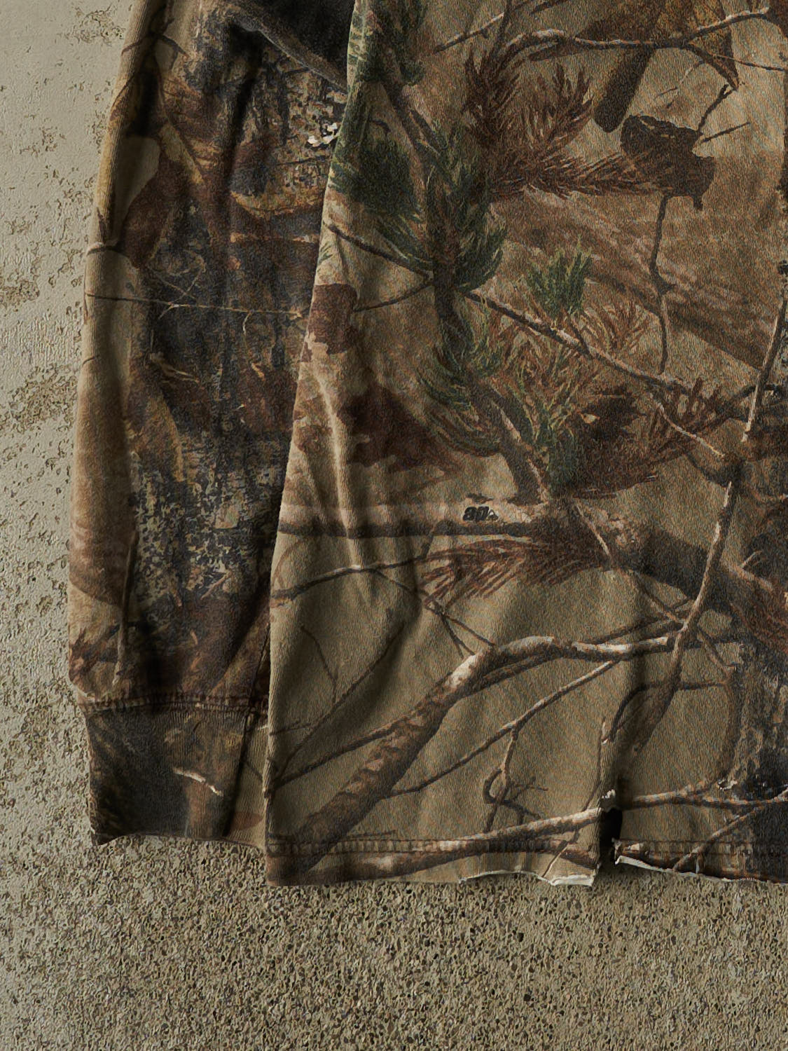 Vintage 90s Camo Russell x Realtree Pocket Long Sleeve (XL/XXL)
