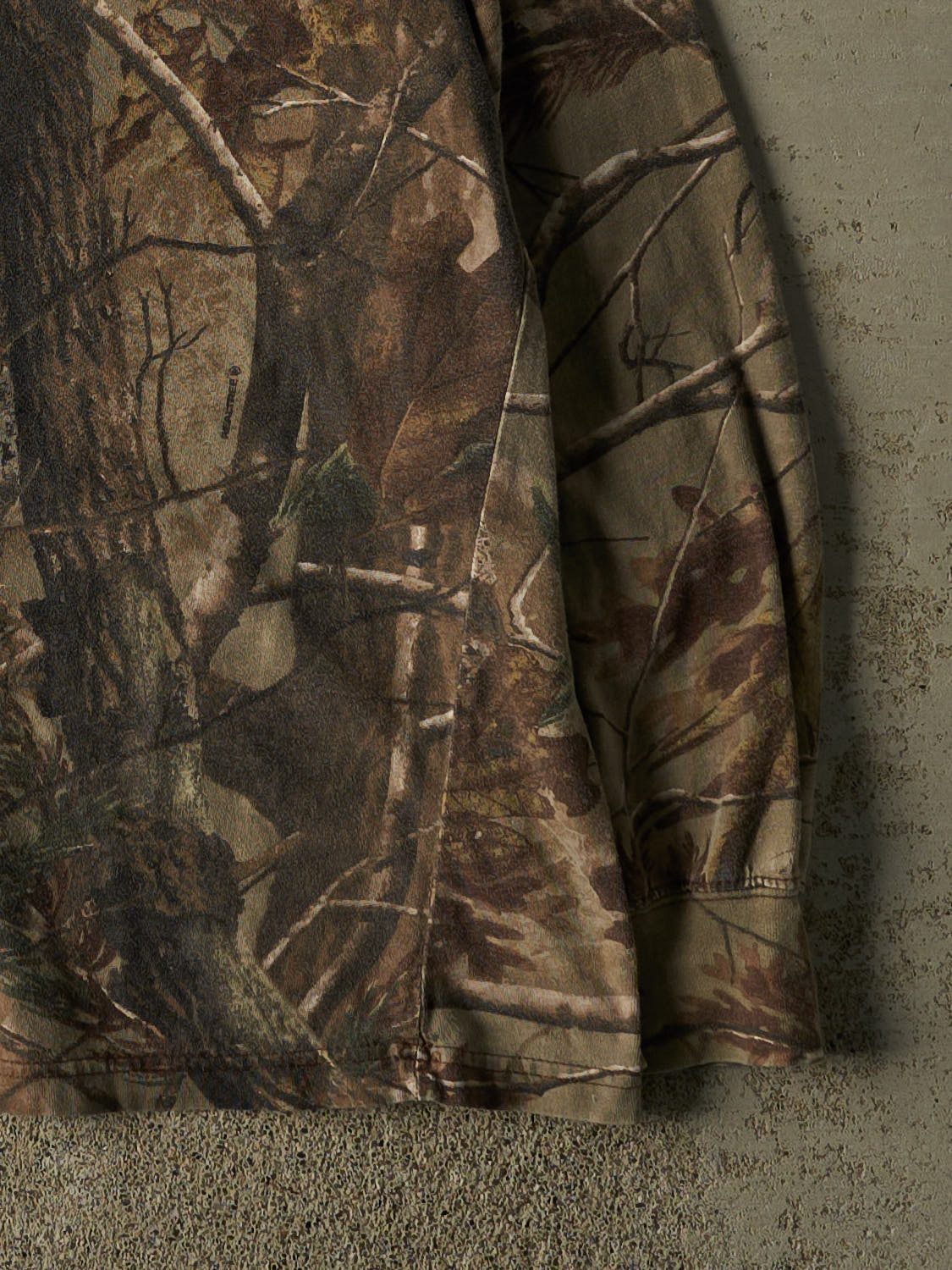 Vintage 90s Camo Russell x Realtree Pocket Long Sleeve (XL/XXL)