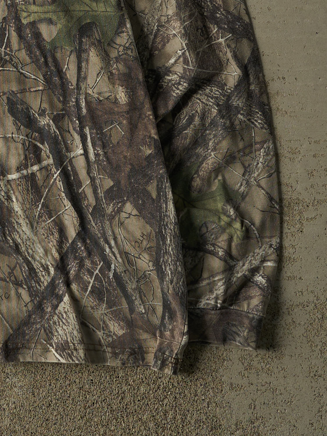 Vintage Y2K Camo Long Sleeve (L/XL)