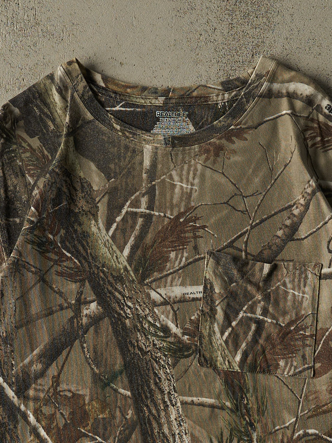 Vintage Y2K Camo Realtree Pocket Tee (L/XL)