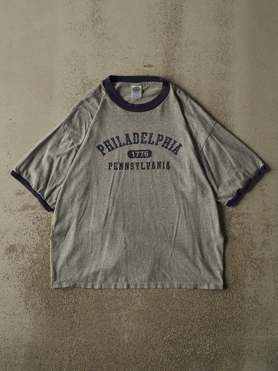 Vintage Y2K Grey Philadelphia Ringer Tee (L/XL)