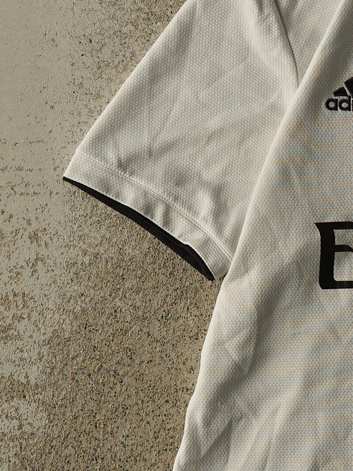 Vintage Y2K White Real Madrid Soccer Jersey (S/M)
