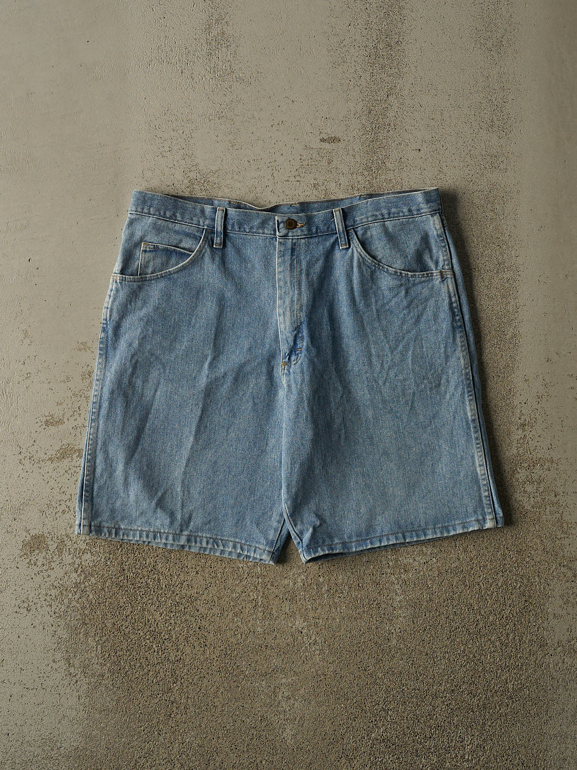 Vintage 90s Light Wash Wrangler Jean Shorts (36x9.5)