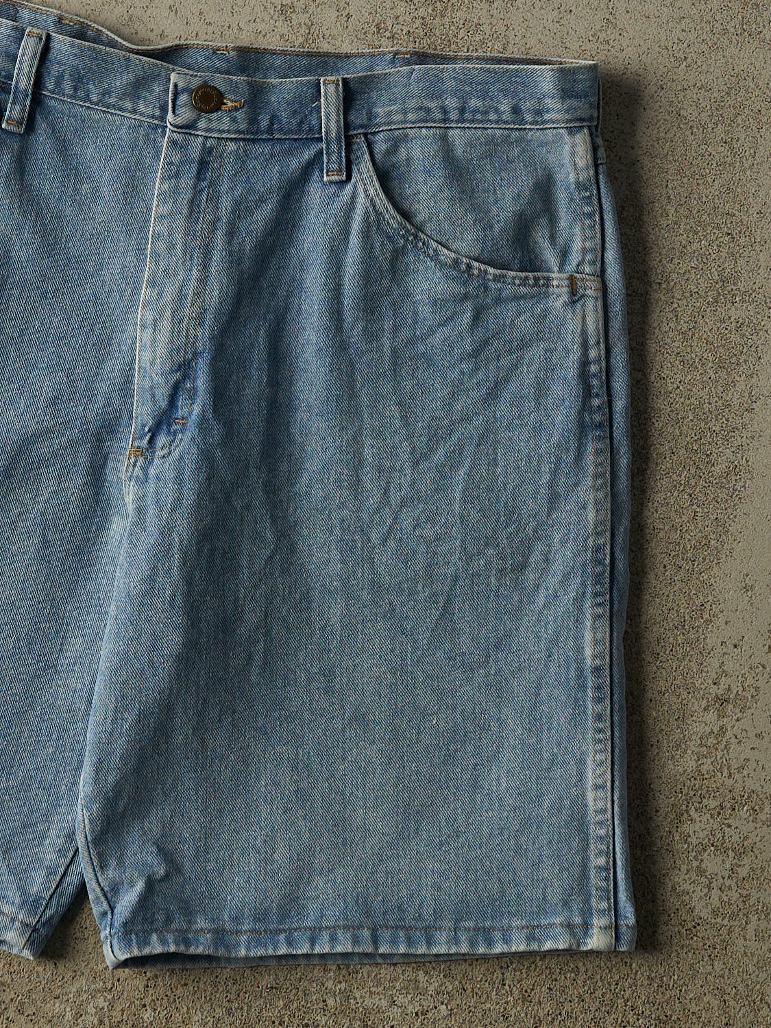 Vintage 90s Light Wash Wrangler Jean Shorts (36x9.5)