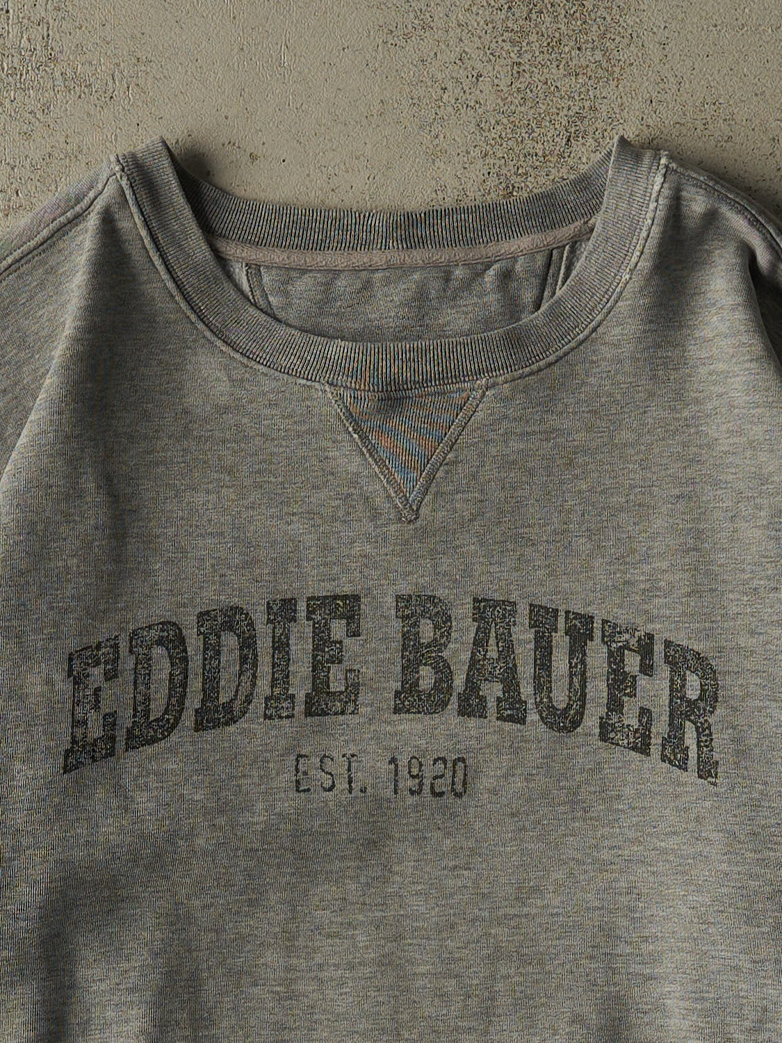 Vintage Y2K Grey Eddie Bauer Logo Crewneck (M/L)
