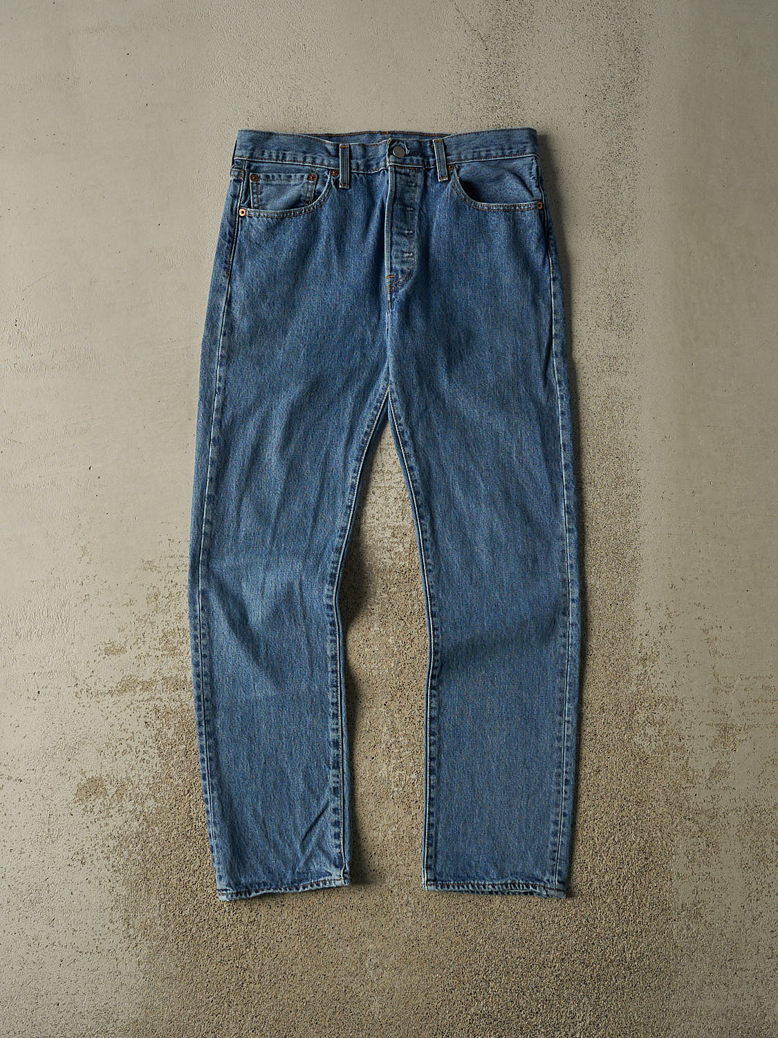 Vintage Y2K Mid Wash Levi's 501 Jeans (32x31)