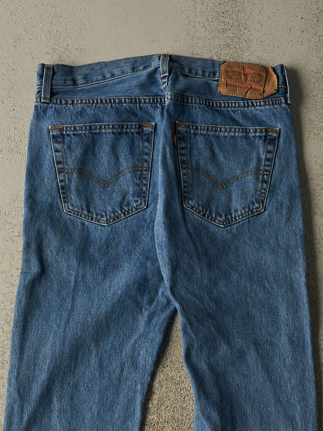 Vintage Y2K Mid Wash Levi's 501 Jeans (32x31)