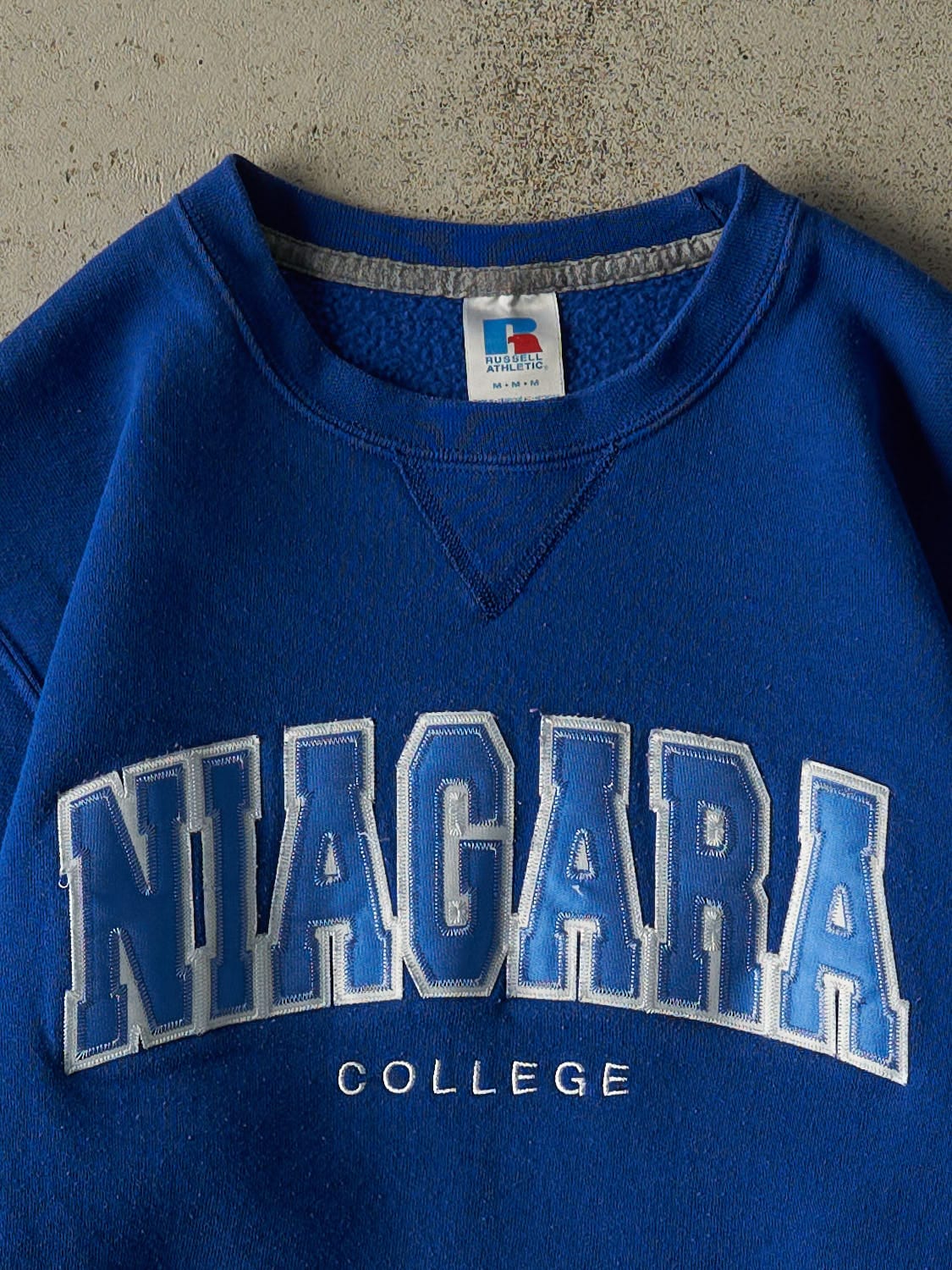 Vintage Y2K Blue Russell Athletic Niagara College Crewneck (S/M)