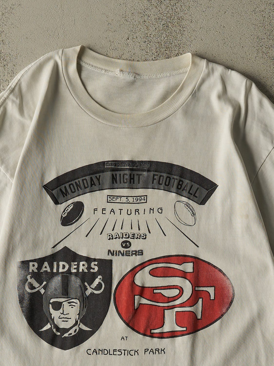 Vintage 94' White Monday Night Football Oakland Raiders vs San Francisco 49ers Tee (L/XL)