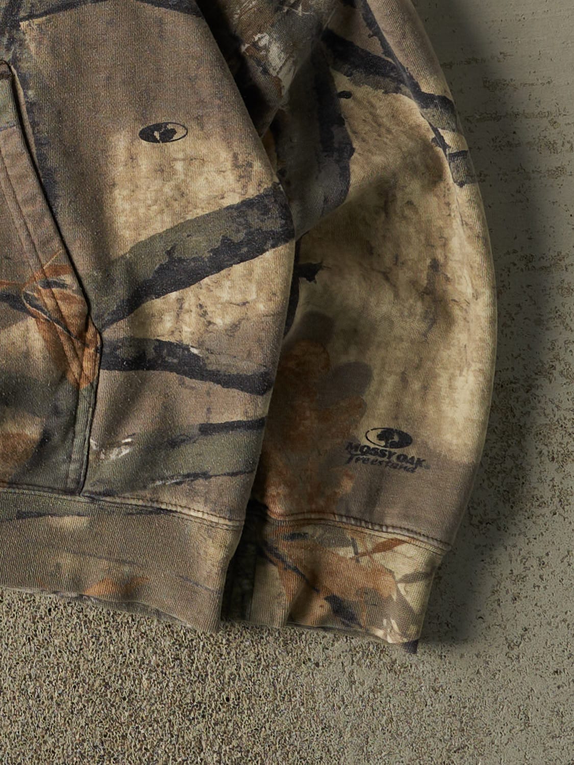 Vintage 90s Camo Mossy Oak x Cabelas Embroidered Hoodie (L)