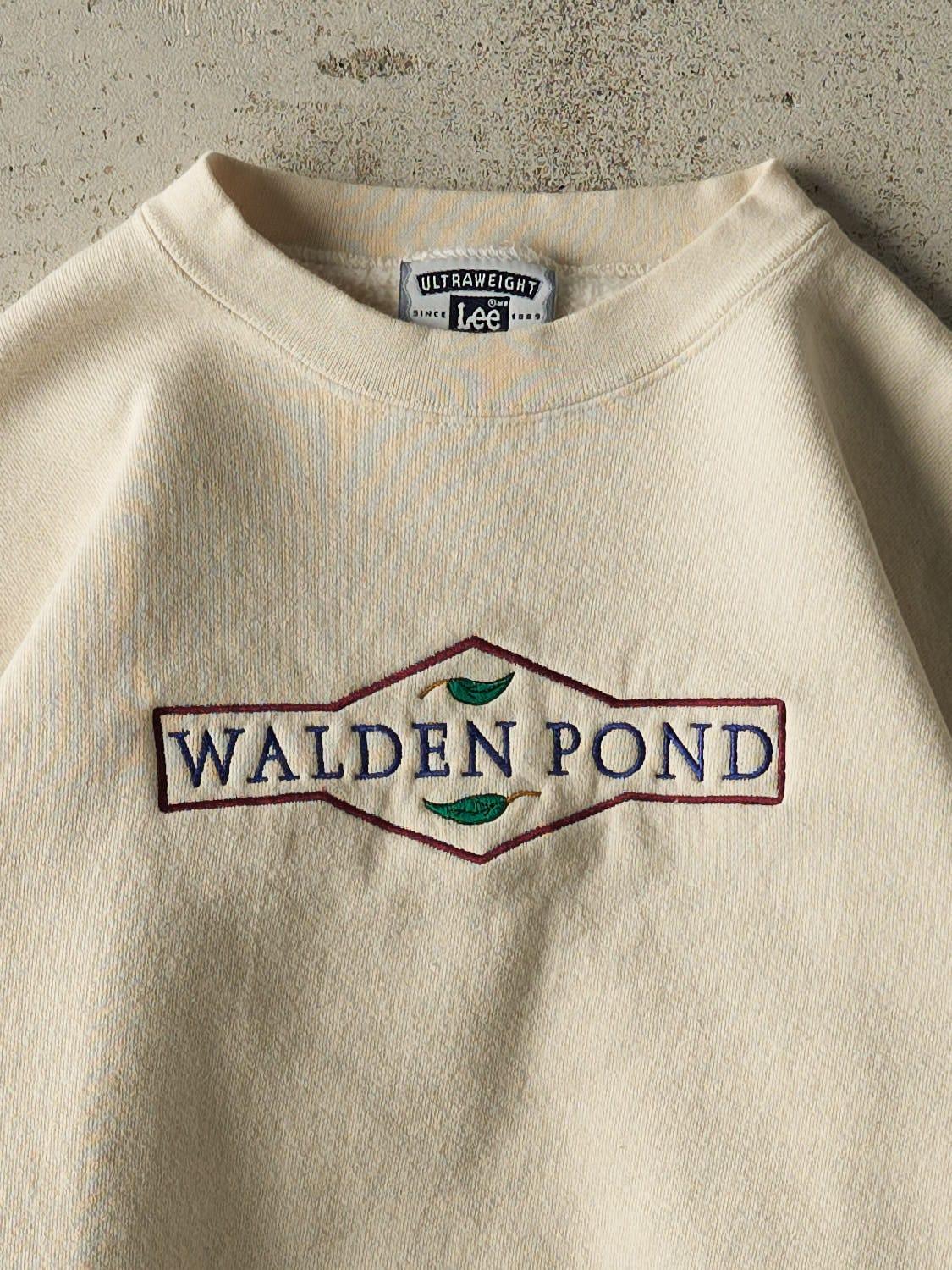 Vintage 90s Beige Walden Pond Embroidered Crewneck (S)