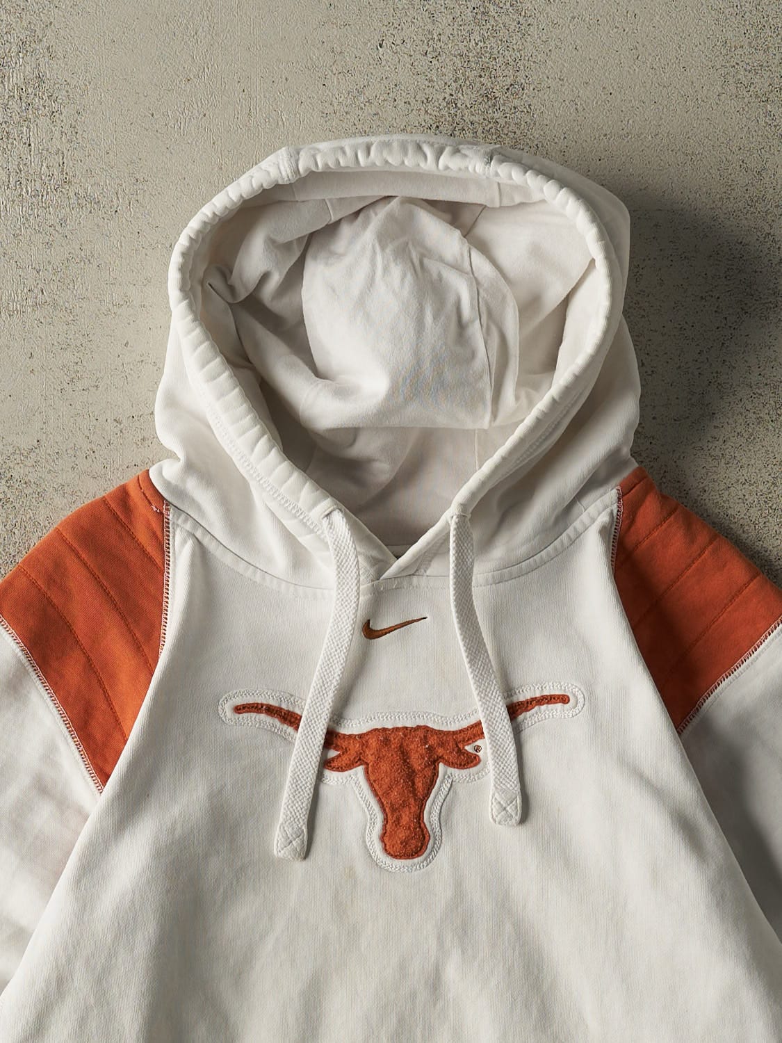 Vintage Y2K White Nike Texas Longhorns Embroidered Hoodie (L)