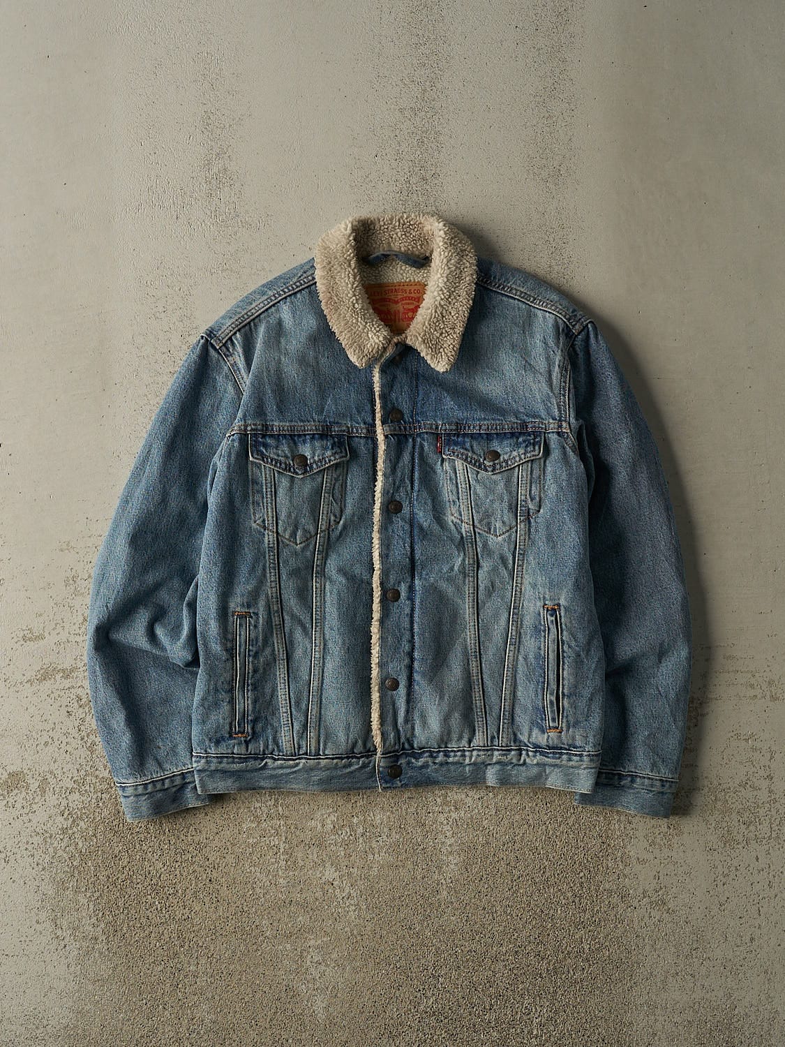 Vintage Y2K Light Wash Levi's Sherpa Lined Denim Jacket (M/L)