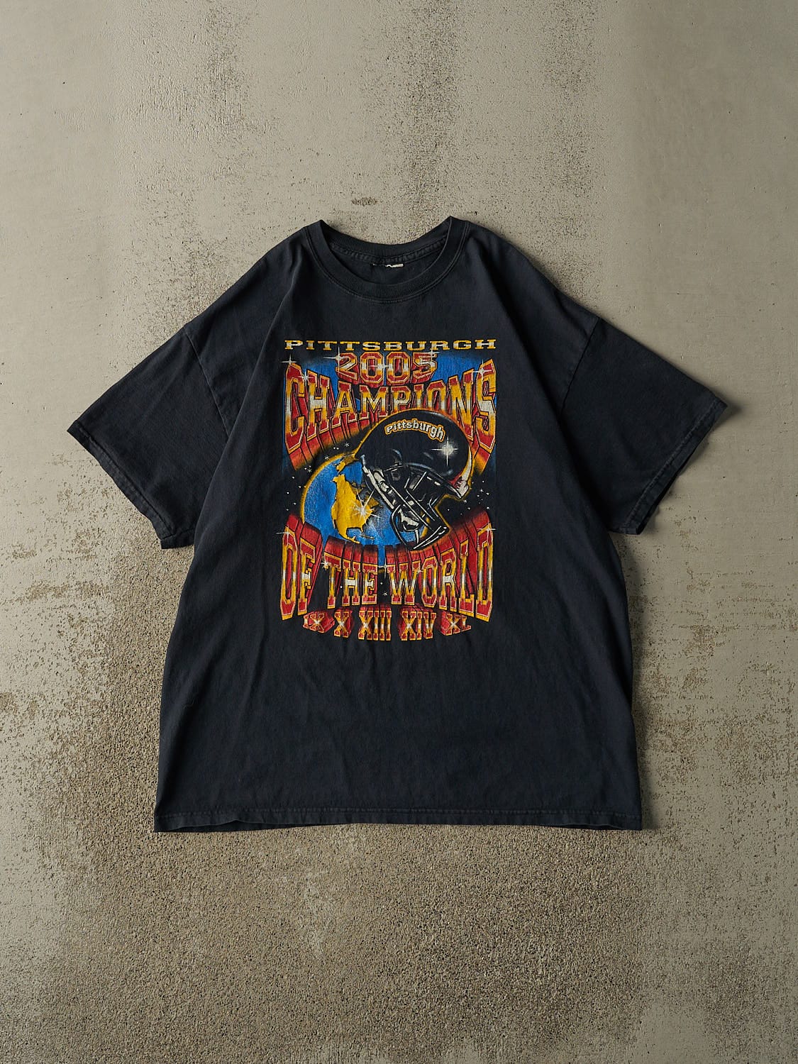 Vintage 05' Faded Black Pittsburgh Steelers World Champions Tee (L/XL)