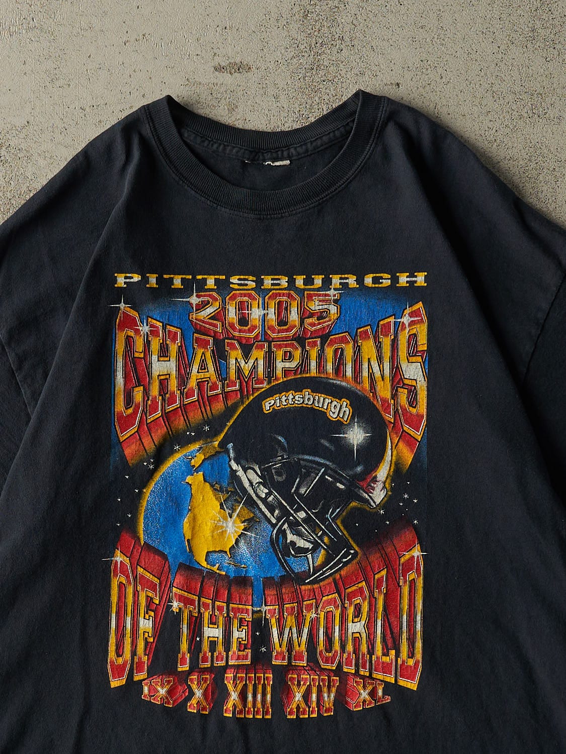 Vintage 05' Faded Black Pittsburgh Steelers World Champions Tee (L/XL)