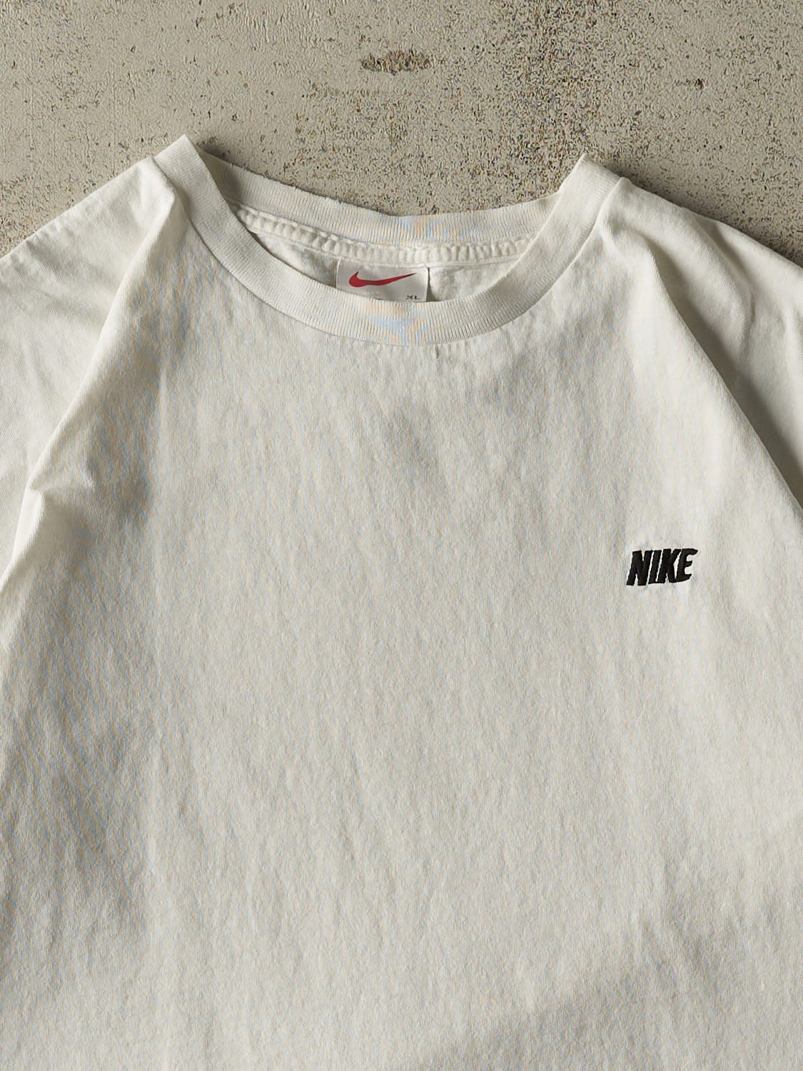 Vintage 90s White Nike Embroidered Tee (L/XL)