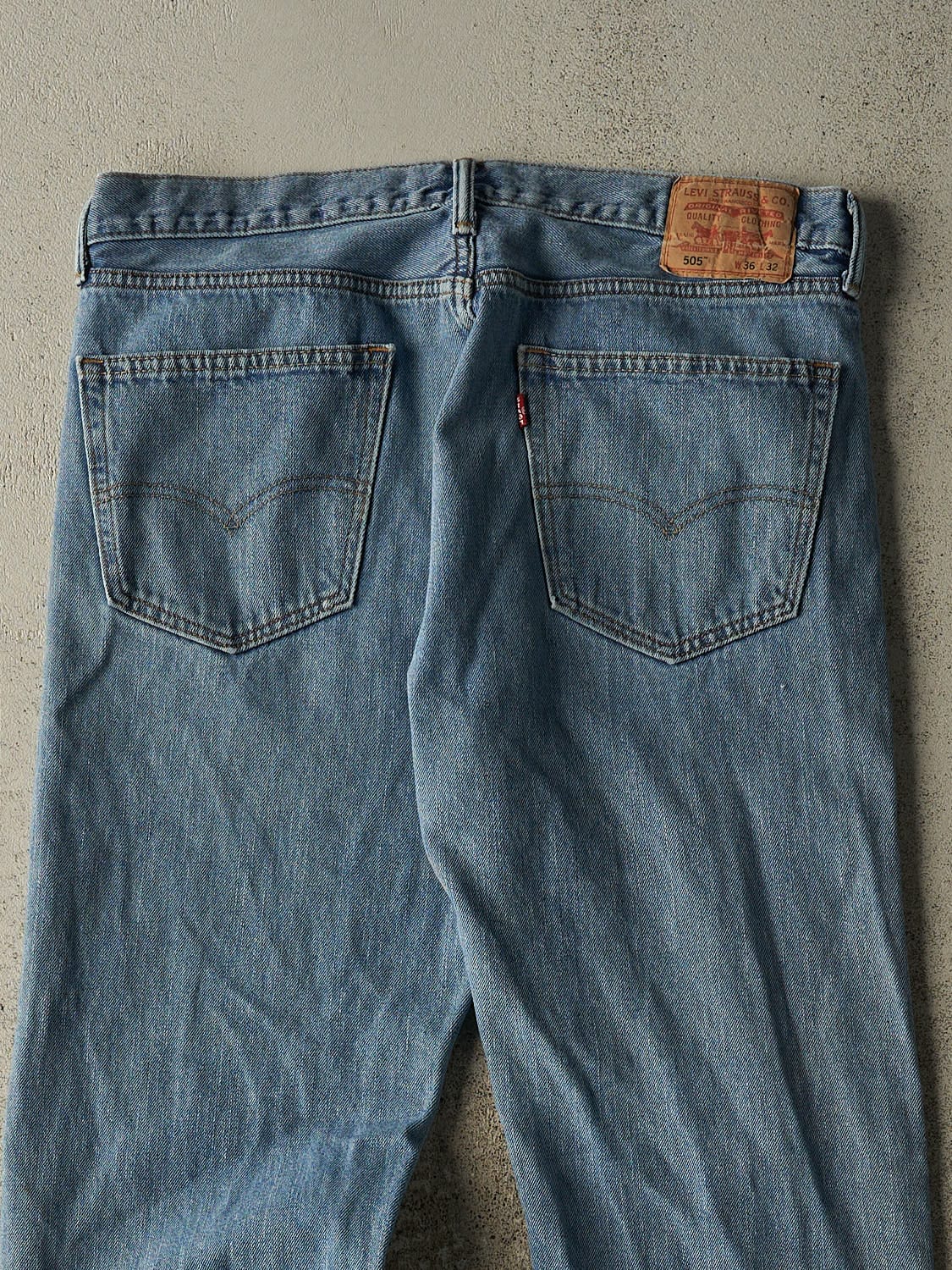 Vintage Y2K Mid Wash Levi's 505 Jeans (36x31)