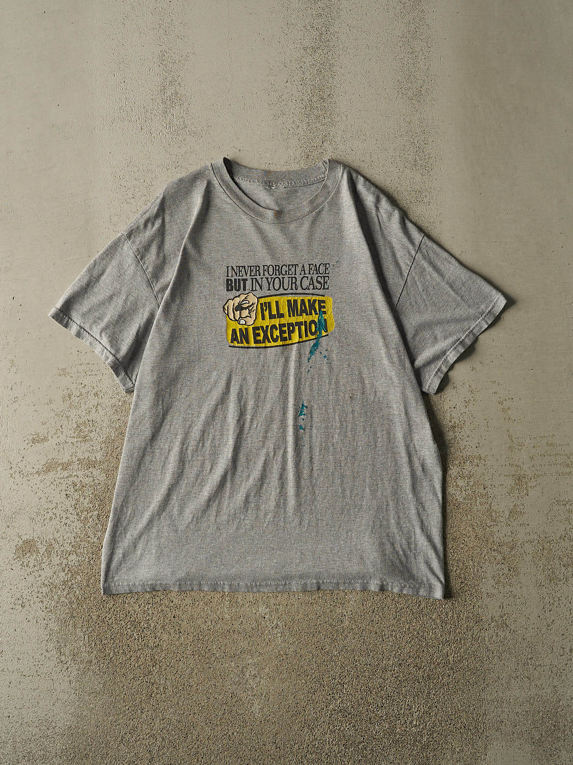 Vintage Y2K Grey "I Never Forget A Face" Tee (L/XL)