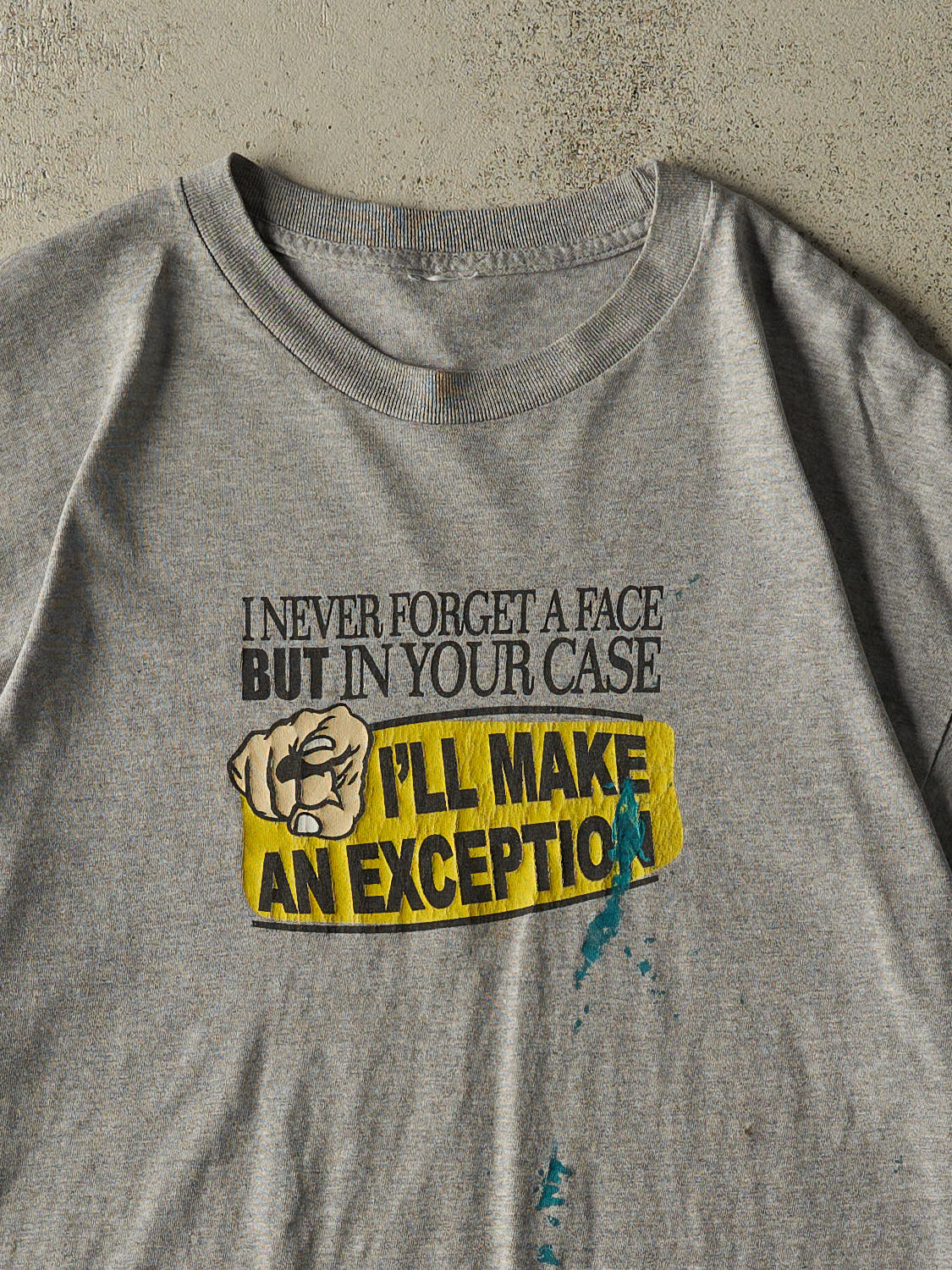 Vintage Y2K Grey "I Never Forget A Face" Tee (L/XL)
